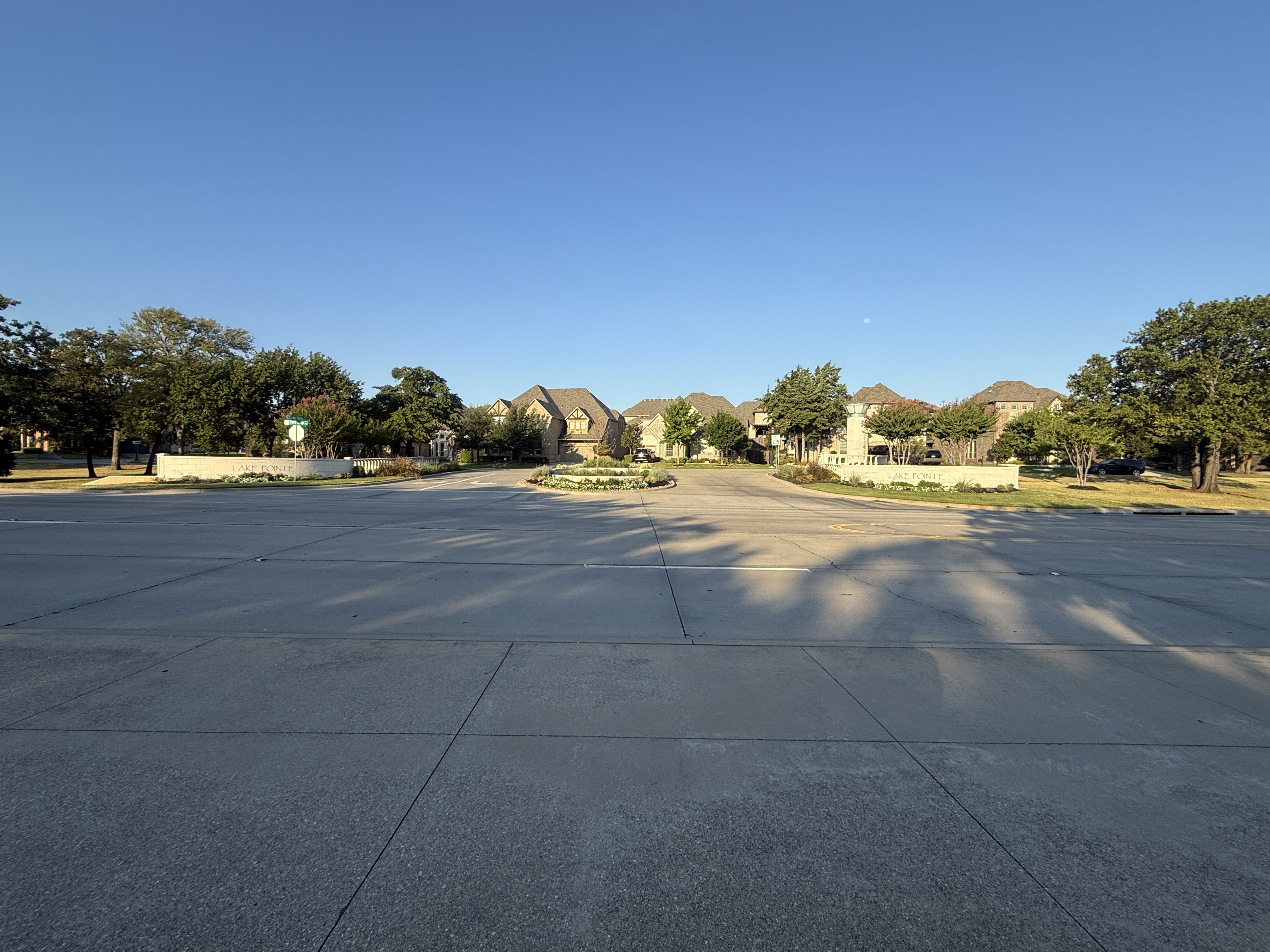 Lake Pointe Grapevine entrance sign